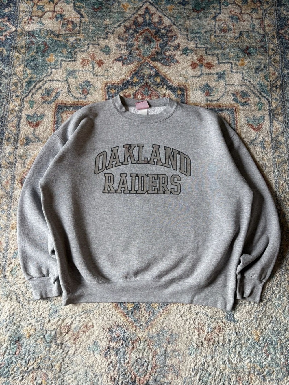 Vintage NFL Oakland Raiders Spellout Crewneck Size XL
